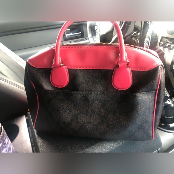 Coach - Picture 1 of 2